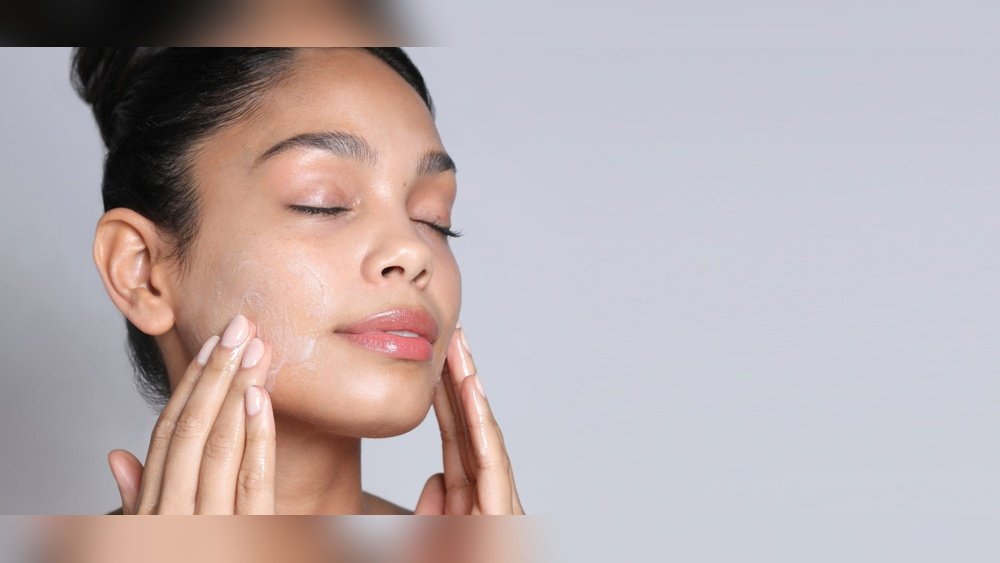 Double Cleansing for Scalp And Face: The Method That Changed Everything