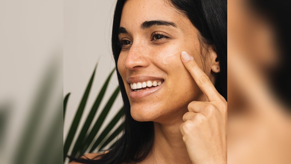 Moisturizer Pilling Prevention: Why Products Ball Up And How to Fix It Moisturizer Pilling Prevention: Why Products Ball Up And How to Fix It